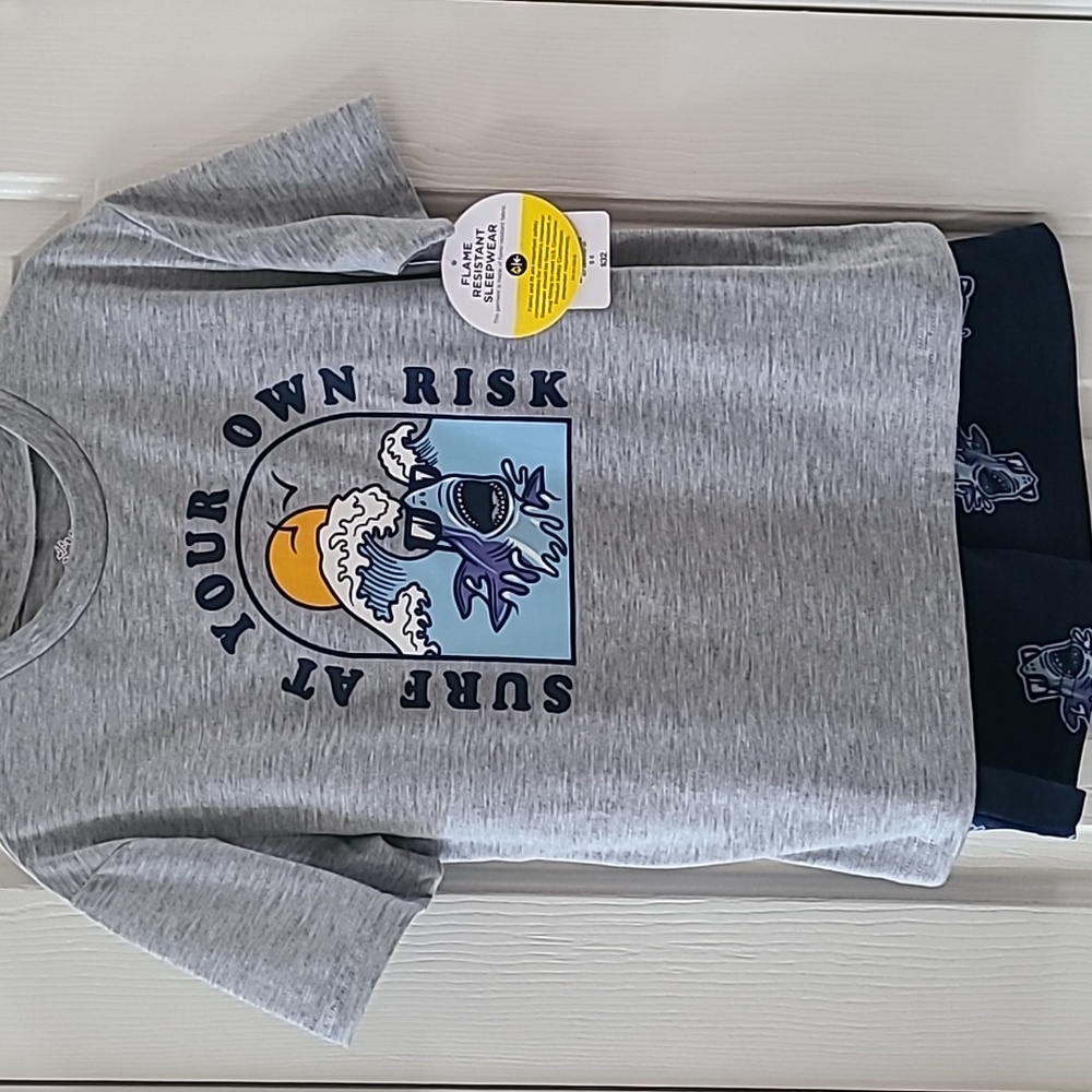 THEREABOUTS BOYS GRAY AND BLUE "SHARK" 2 PIECE SHORTS PAJAMA SET SIZE 8